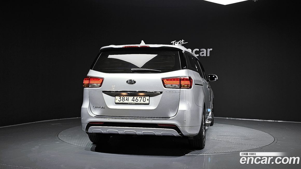 Kia Canival 2015