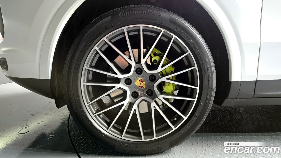 Porsche Cayenne 2021