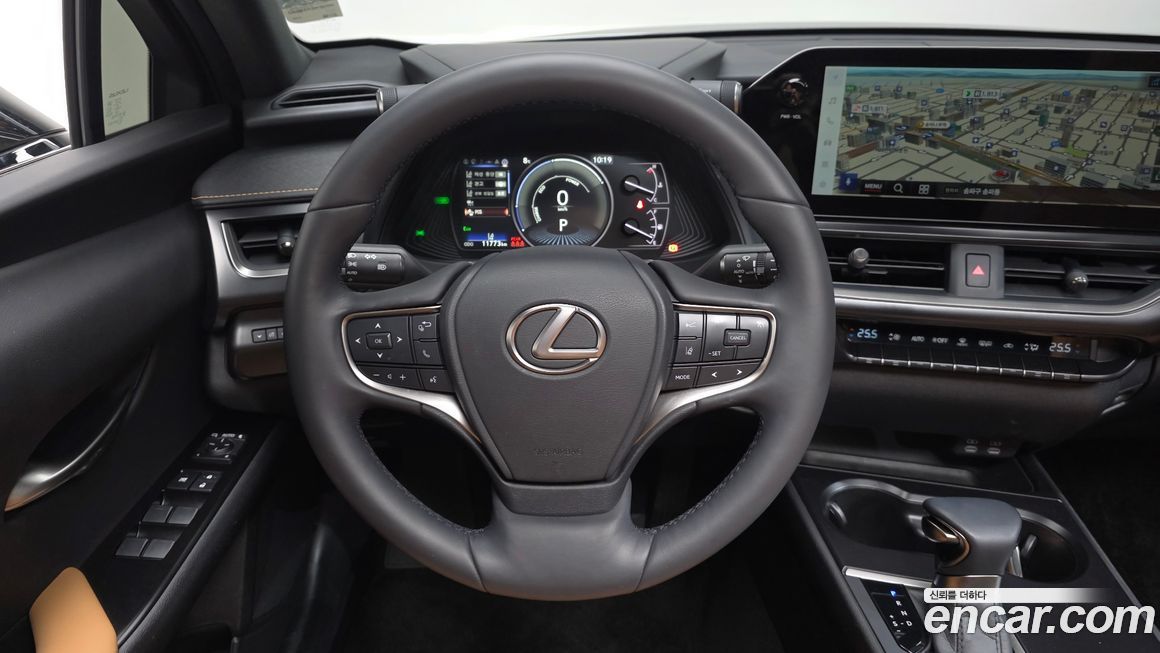 Lexus UX 2024