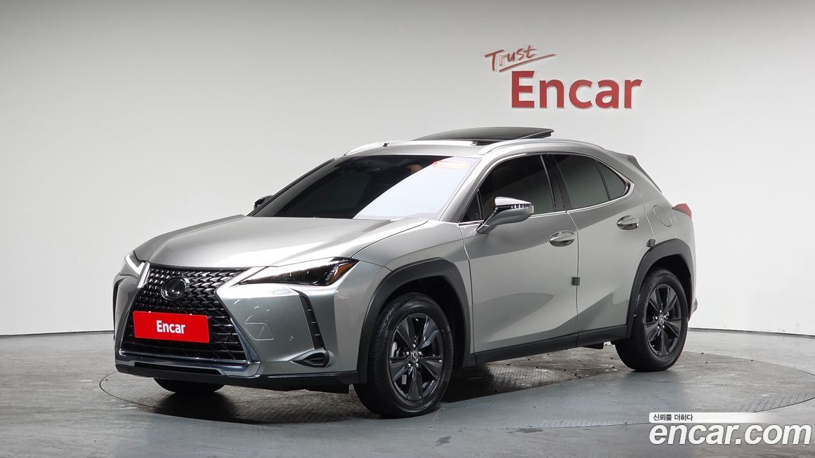 Lexus UX 2024