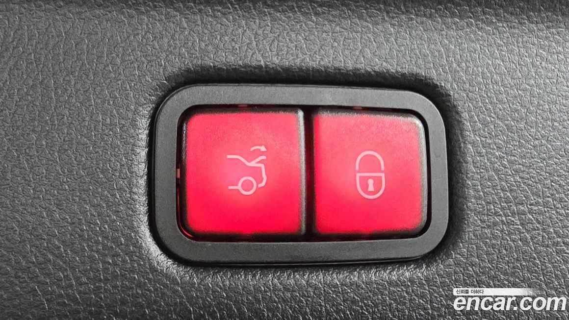 Mercedes-Benz S-Class 2025