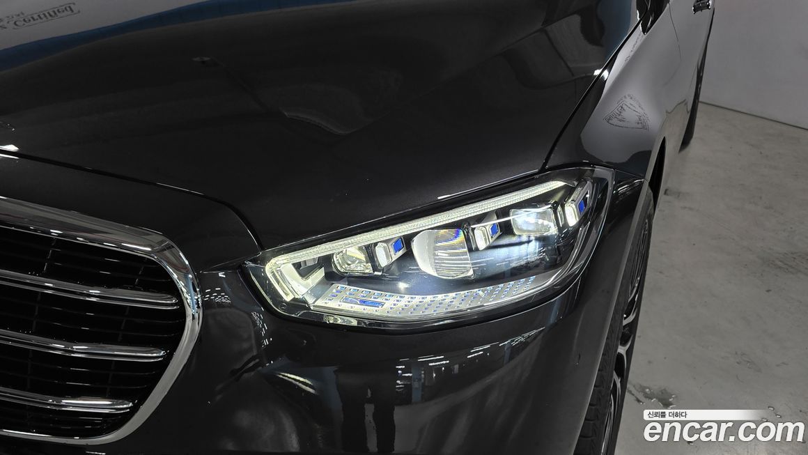 Mercedes-Benz S-Class 2025