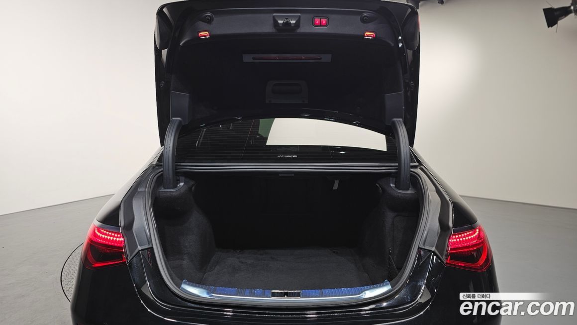 Mercedes-Benz S-Class 2021