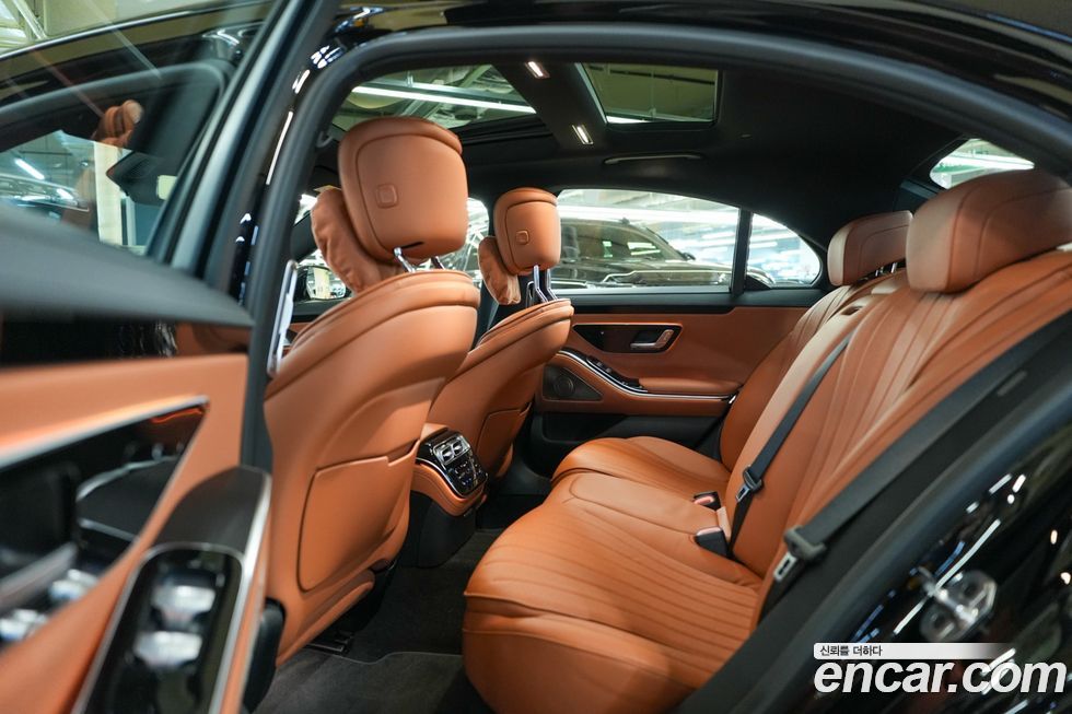Mercedes-Benz S-Class 2025