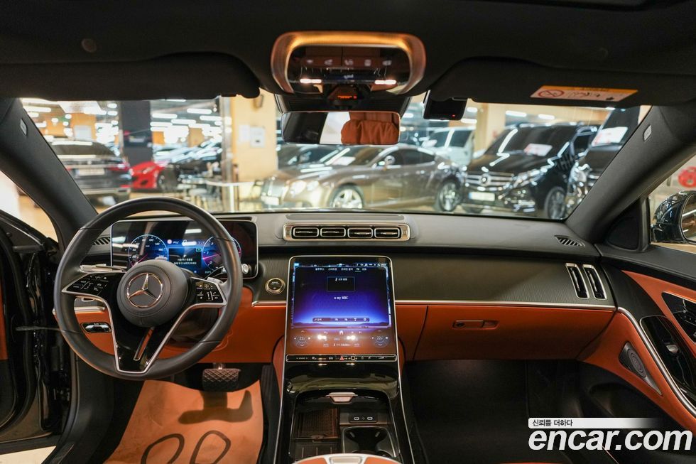 Mercedes-Benz S-Class 2025