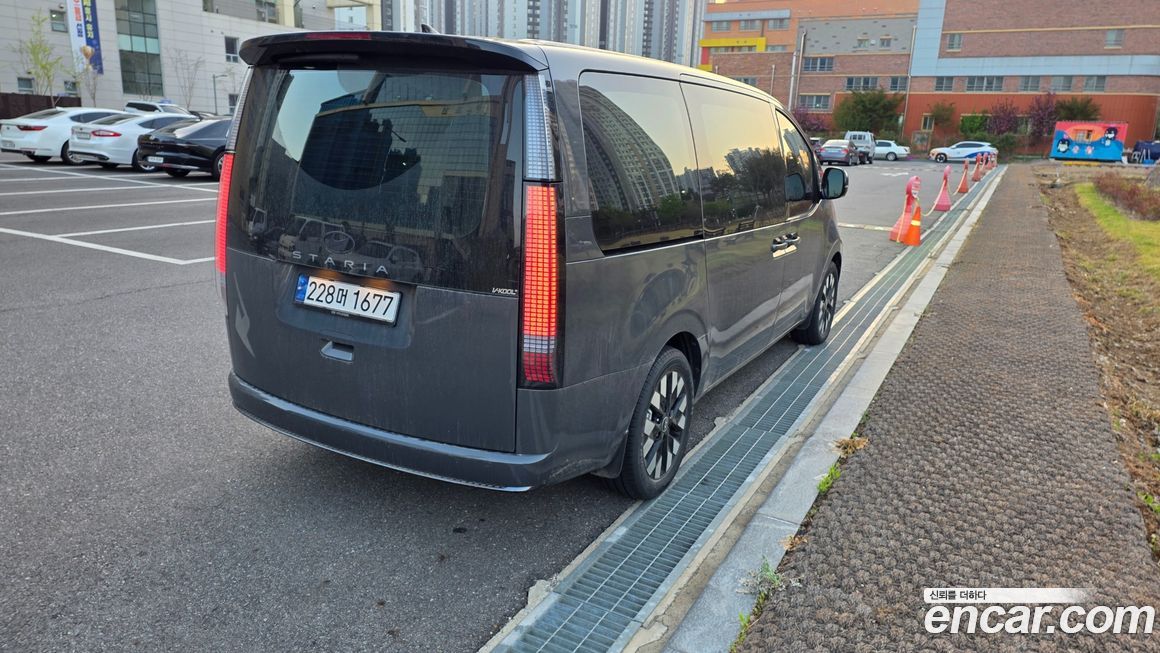 Hyundai Staria 2025