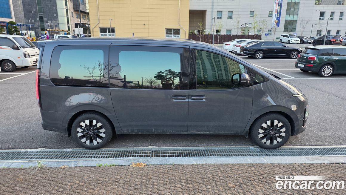 Hyundai Staria 2025