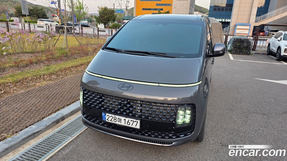 Hyundai Staria 2025