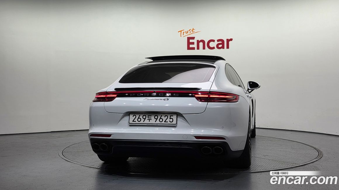 Porsche Panamera 2018