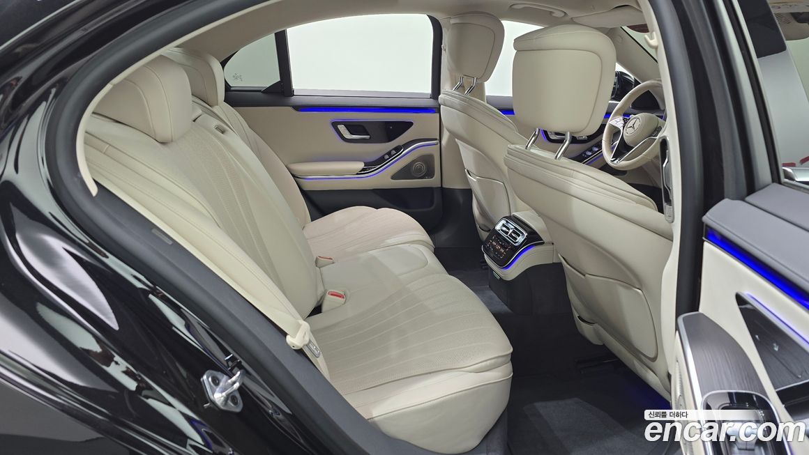 Mercedes-Benz S-Class 2023