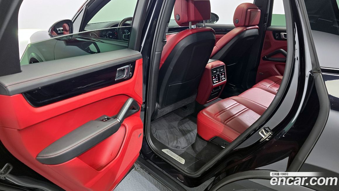 Porsche Cayenne 2021