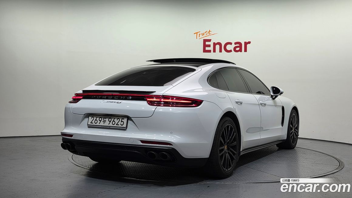 Porsche Panamera 2018
