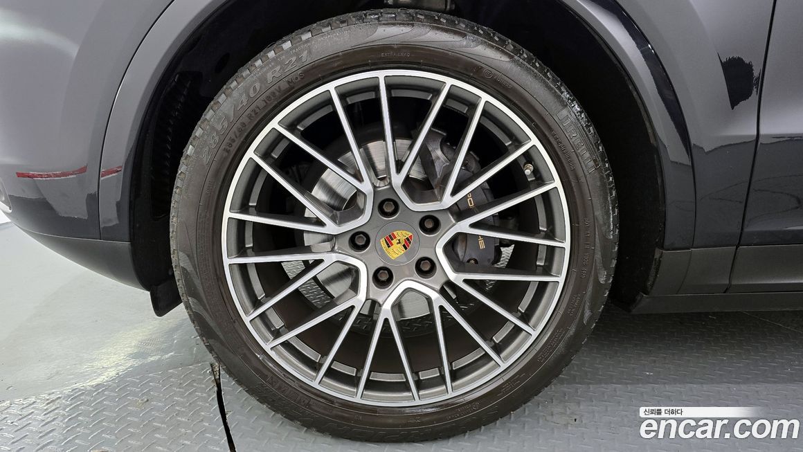 Porsche Cayenne 2021