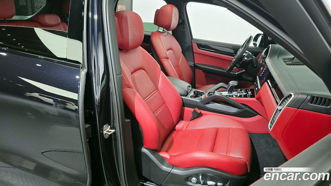 Porsche Cayenne 2021