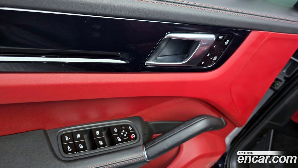 Porsche Cayenne 2021