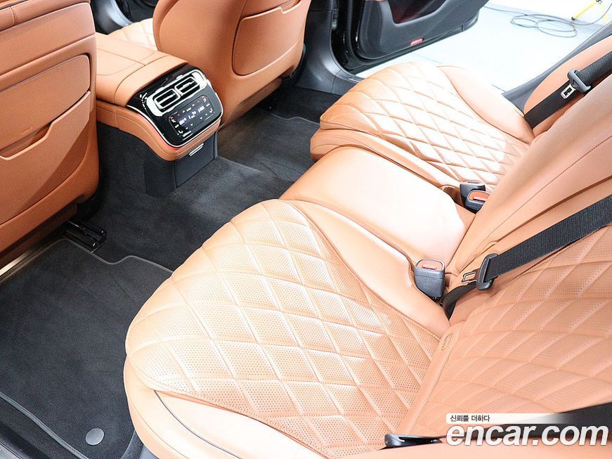 Mercedes-Benz S-Class 2023