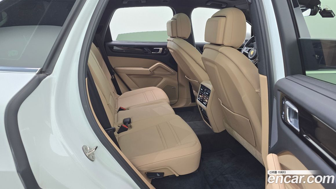 Porsche Cayenne 2022