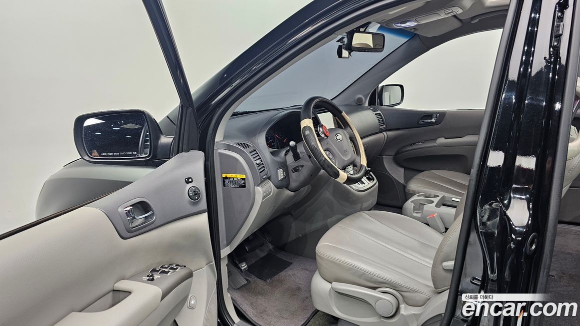 Kia Canival 2012