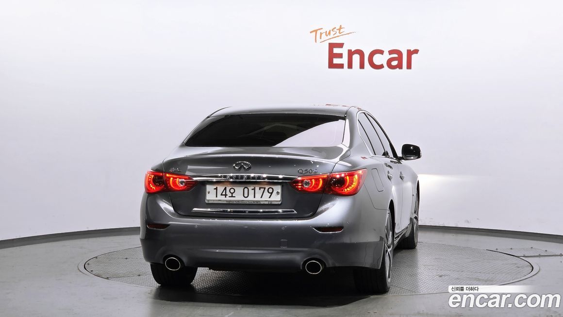 Infiniti Q50 2016