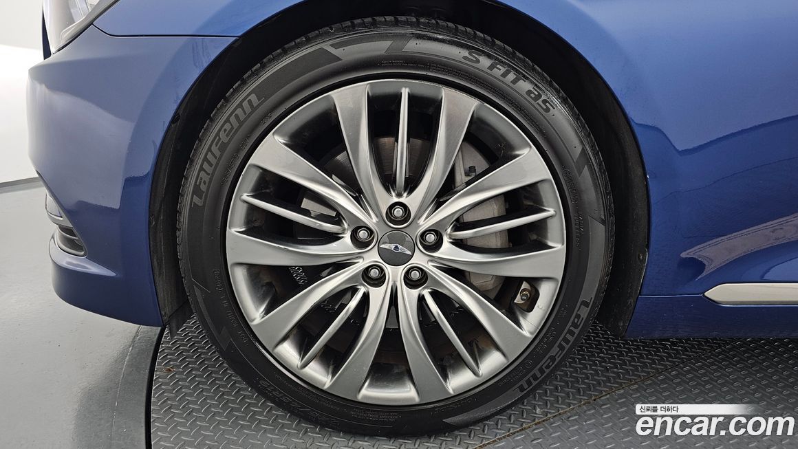 Hyundai Genesis 2016