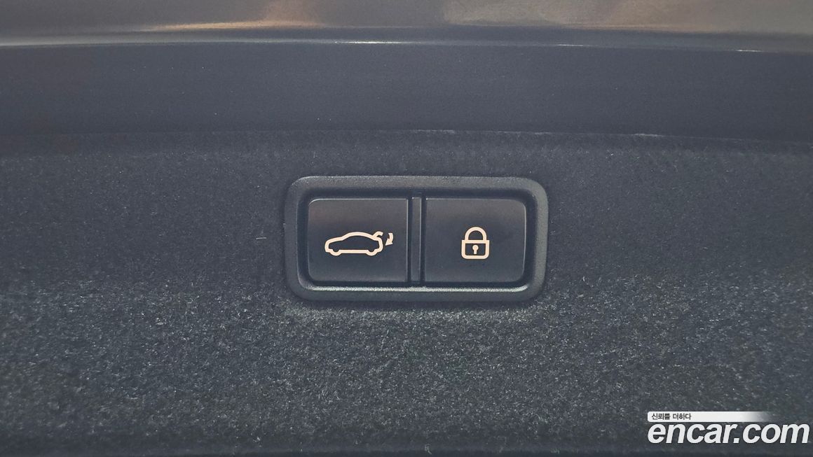 Hyundai Genesis 2016