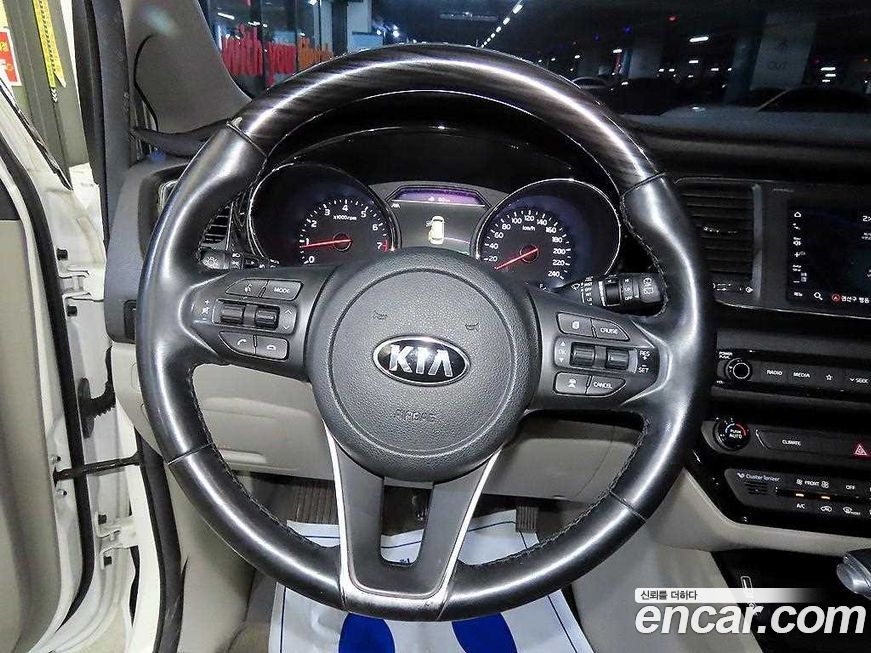 Kia Canival 2019