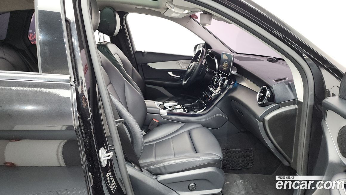 Mercedes-Benz GLC-Class 2019