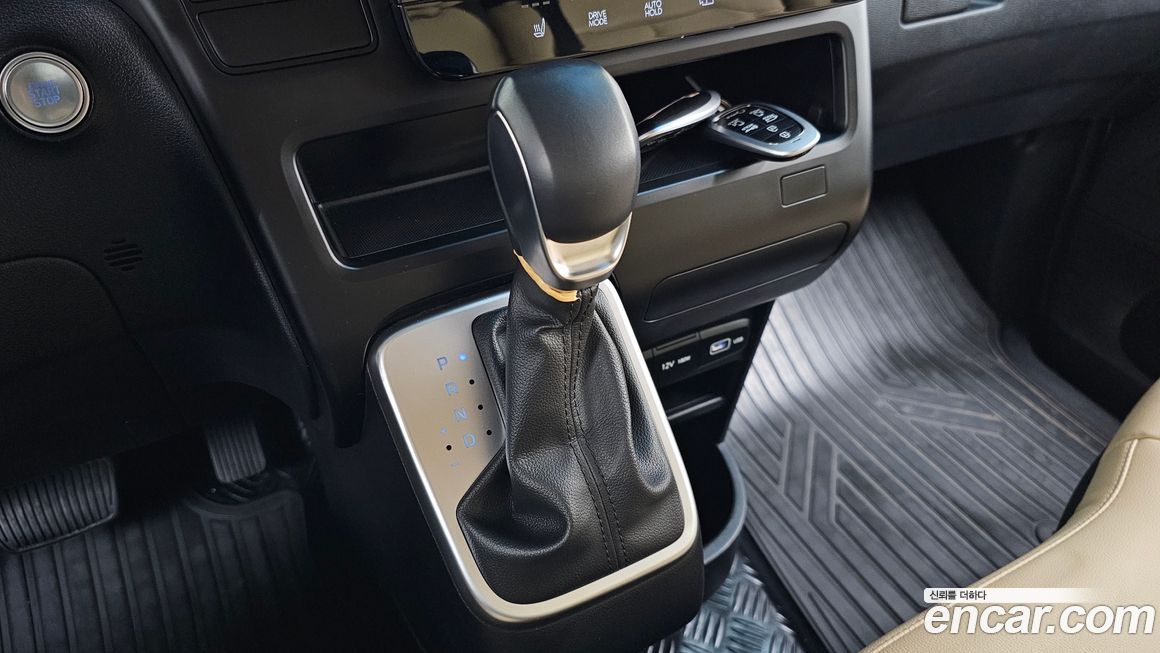 Hyundai Staria 2023