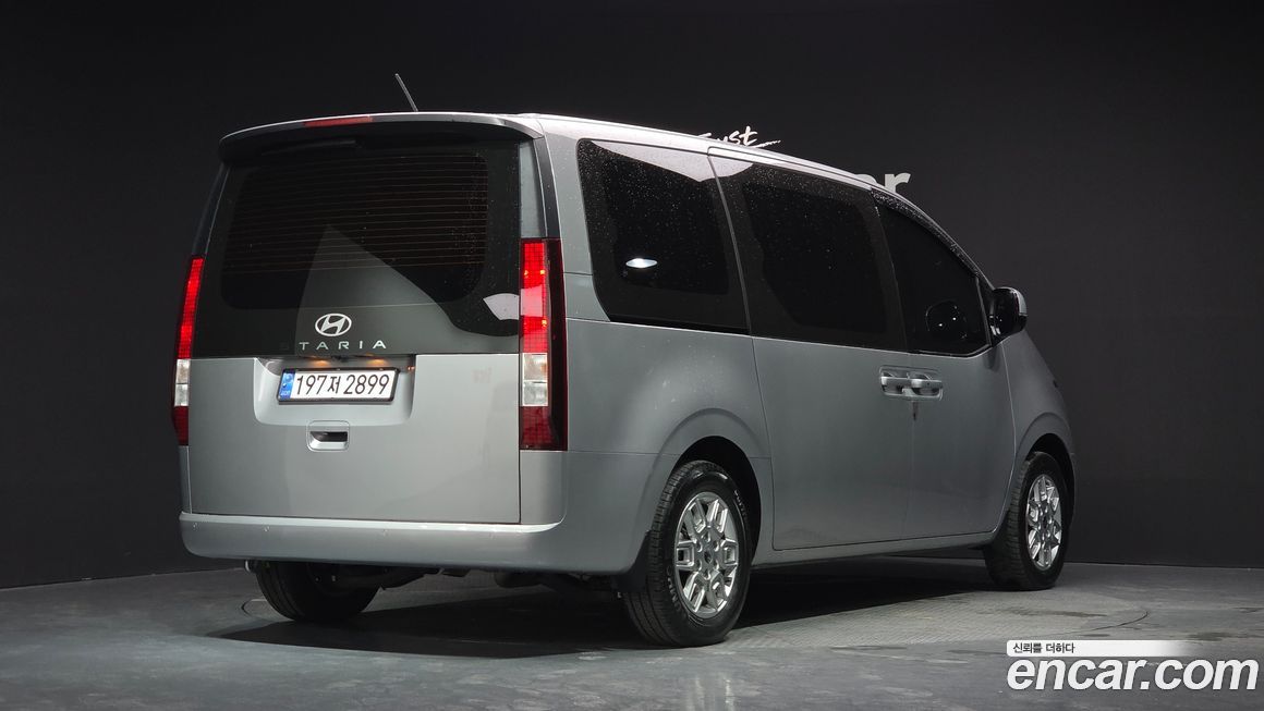 Hyundai Staria 2025