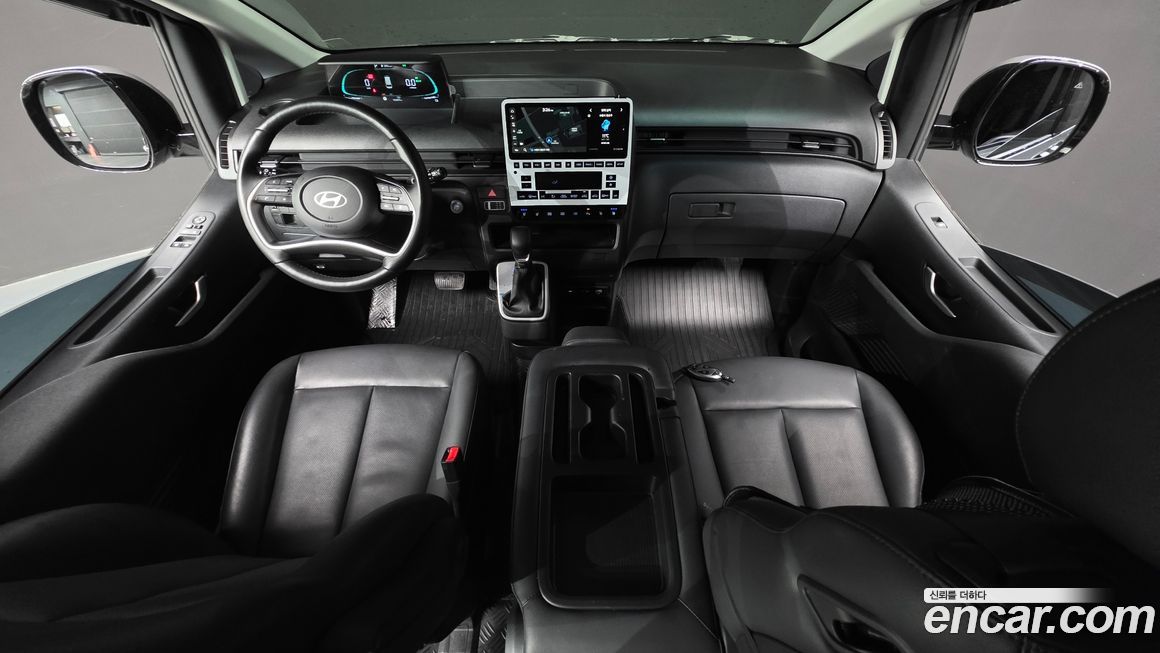 Hyundai Staria 2025