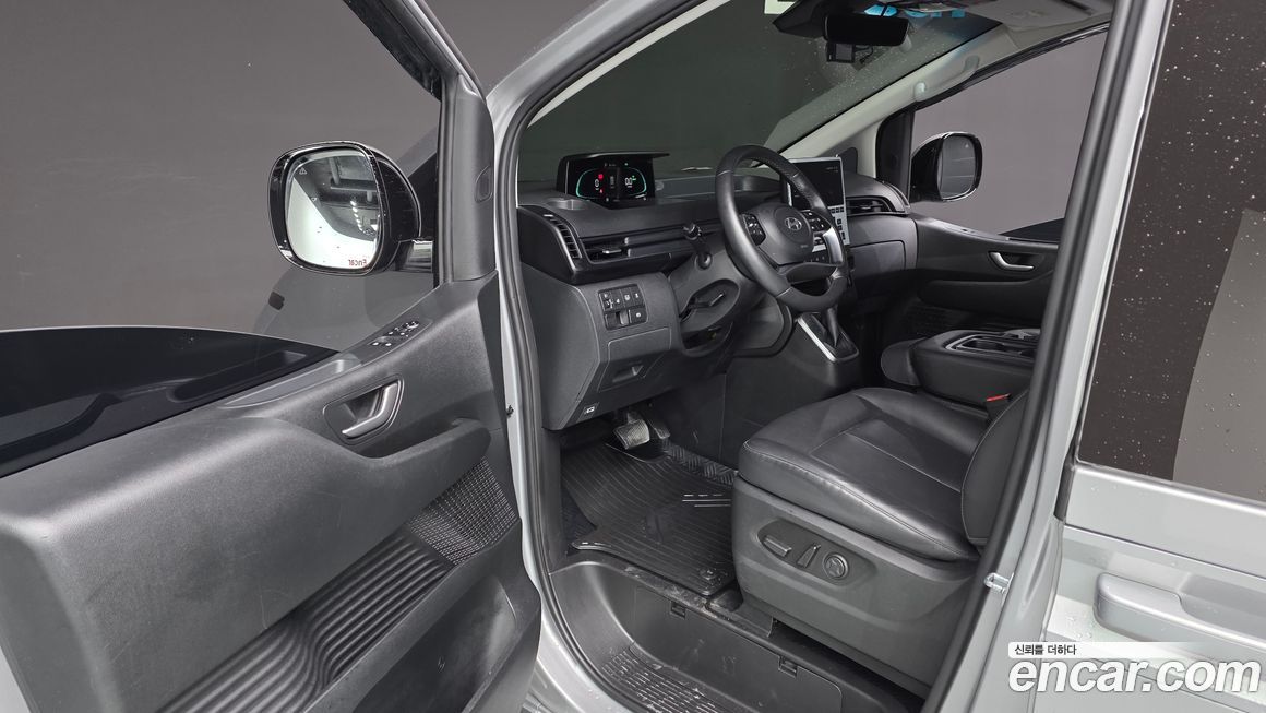 Hyundai Staria 2025