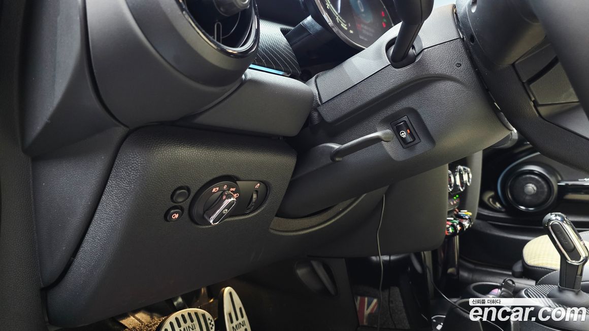 Mini Cooper Convertible 2024