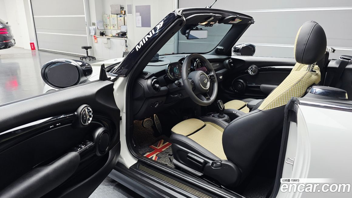 Mini Cooper Convertible 2024