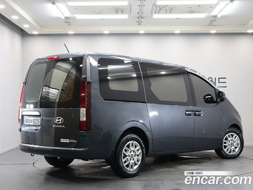 Hyundai Staria 2025