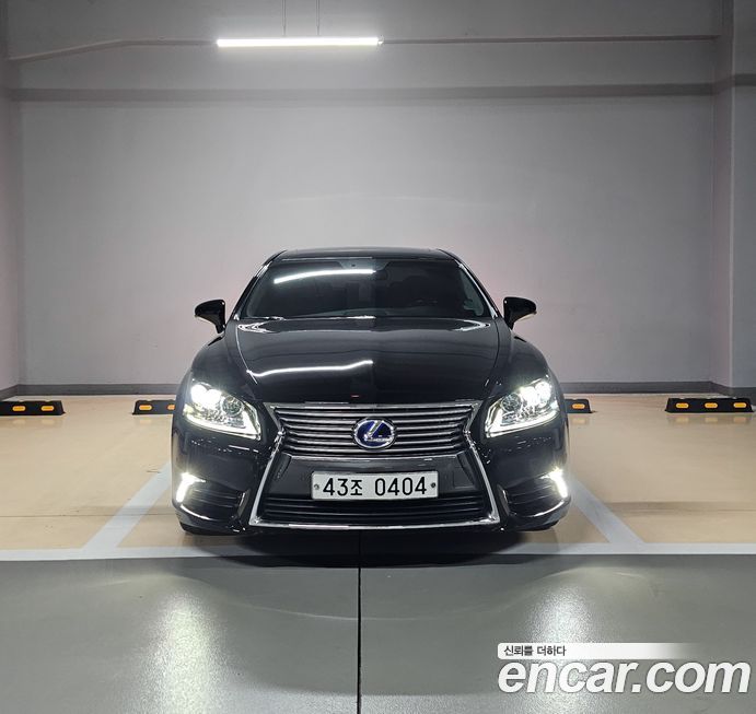 Lexus LS 2016
