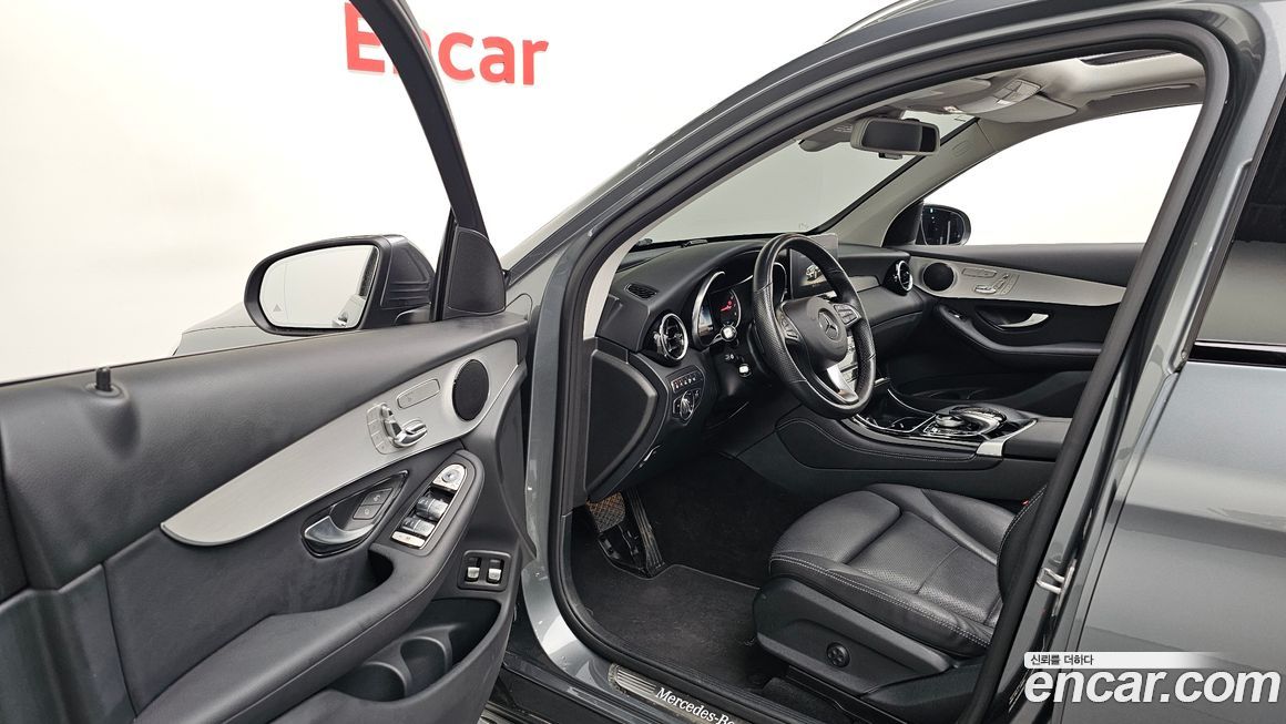 Mercedes-Benz GLC-Class 2019