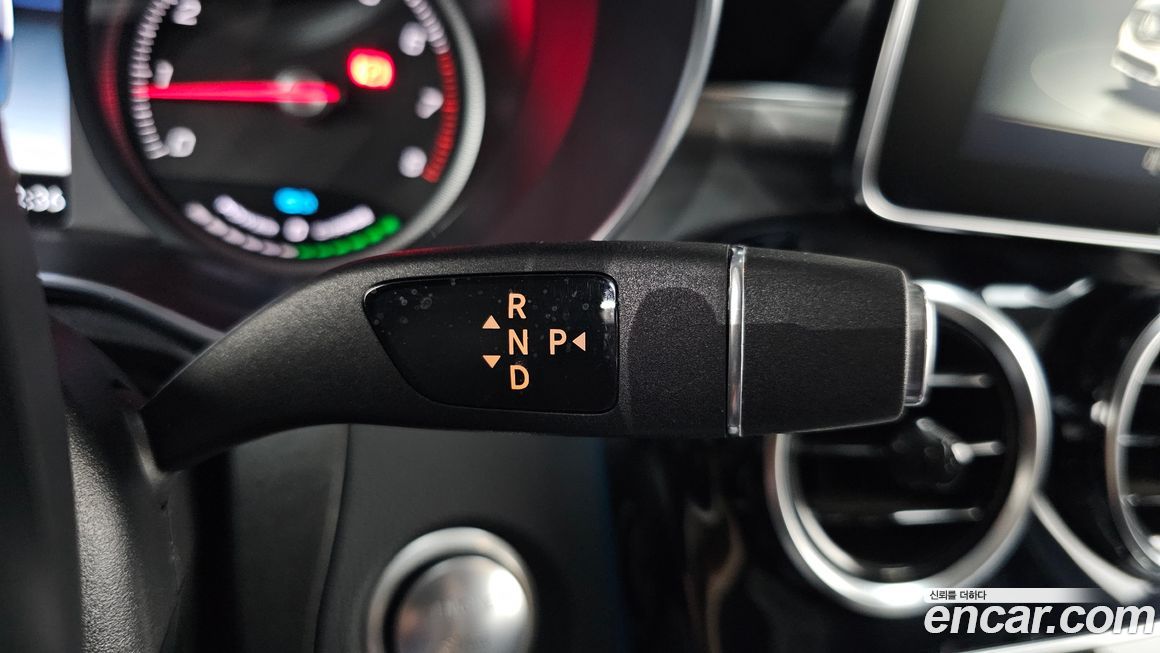 Mercedes-Benz GLC-Class 2019