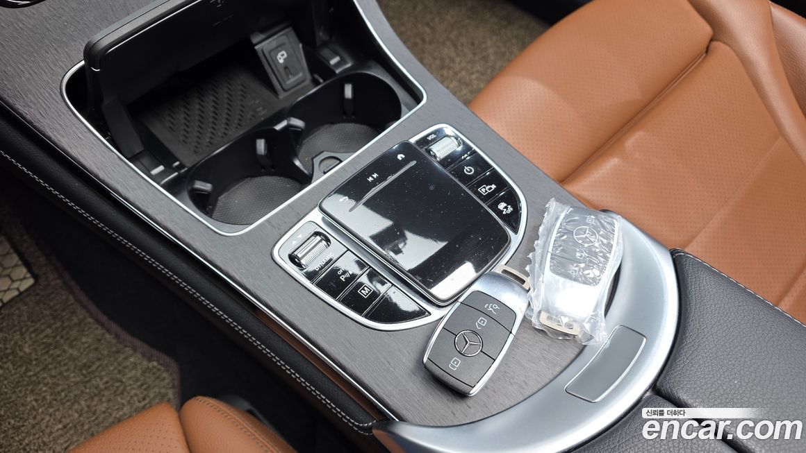 Mercedes-Benz GLC-Class 2021