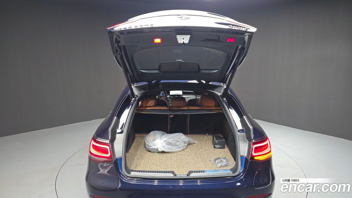 Mercedes-Benz GLC-Class 2021