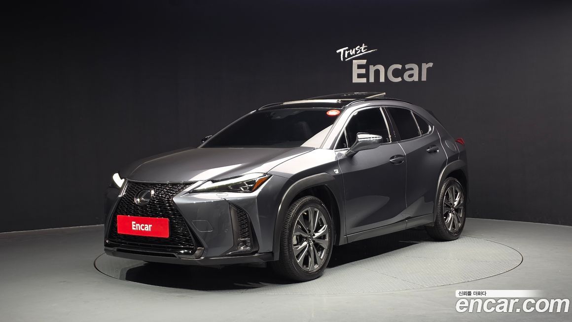Lexus UX 2024