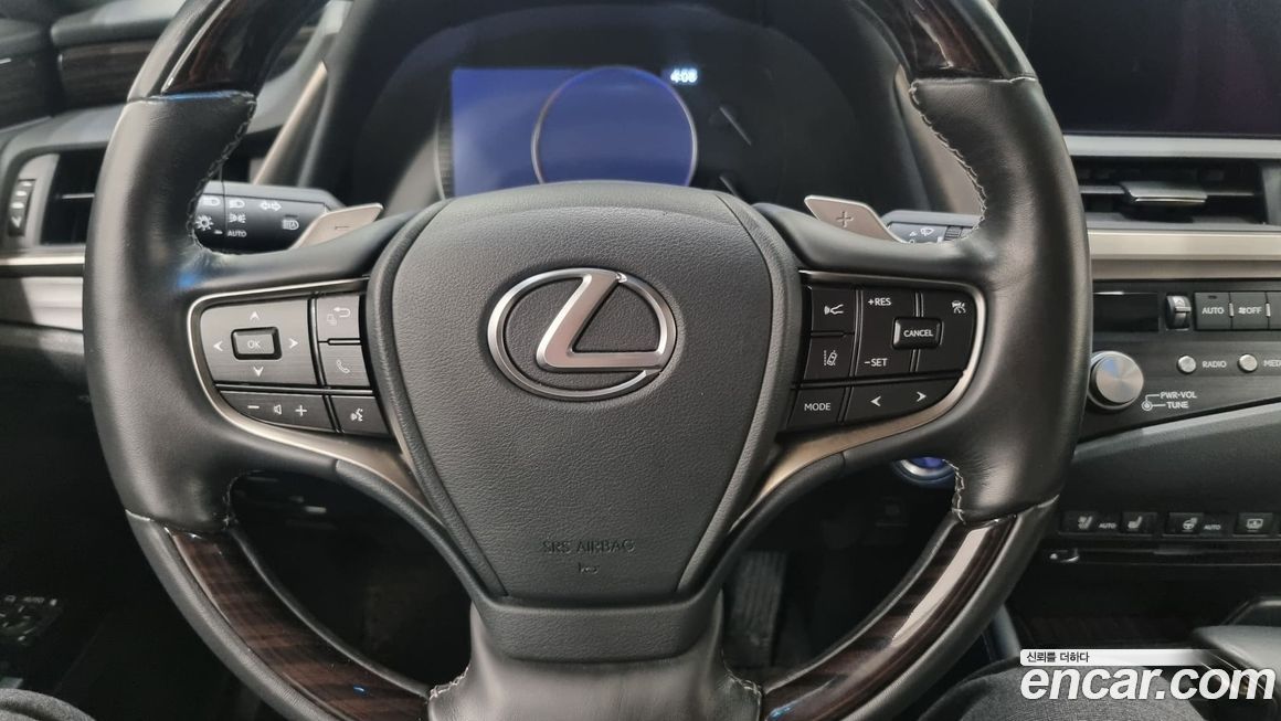Lexus ES 2021