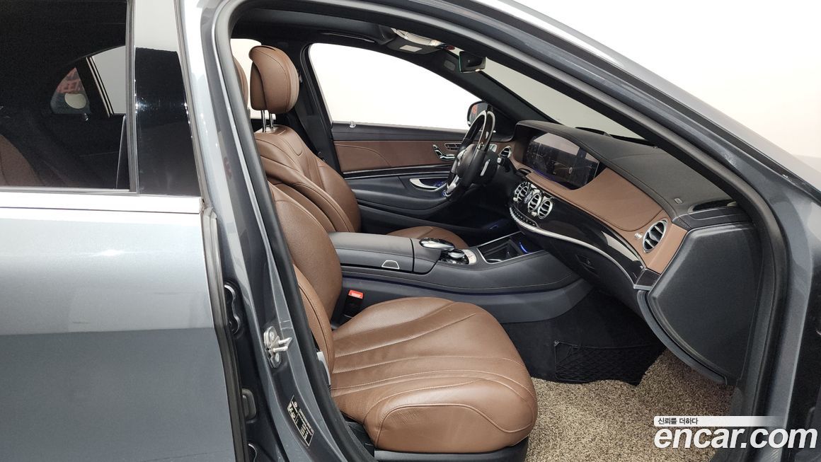 Mercedes-Benz S-Class 2020