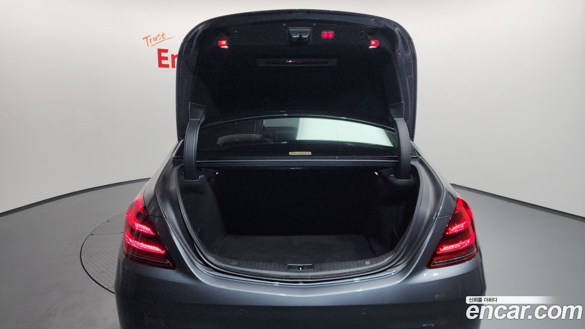 Mercedes-Benz S-Class 2020