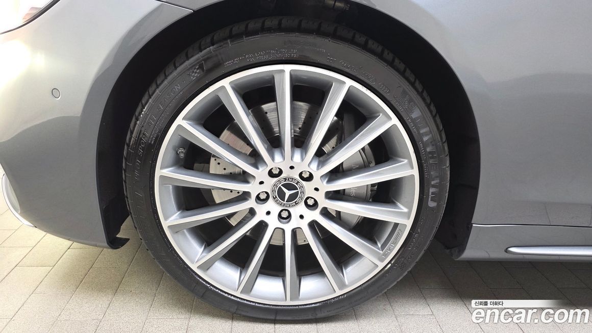 Mercedes-Benz S-Class 2020