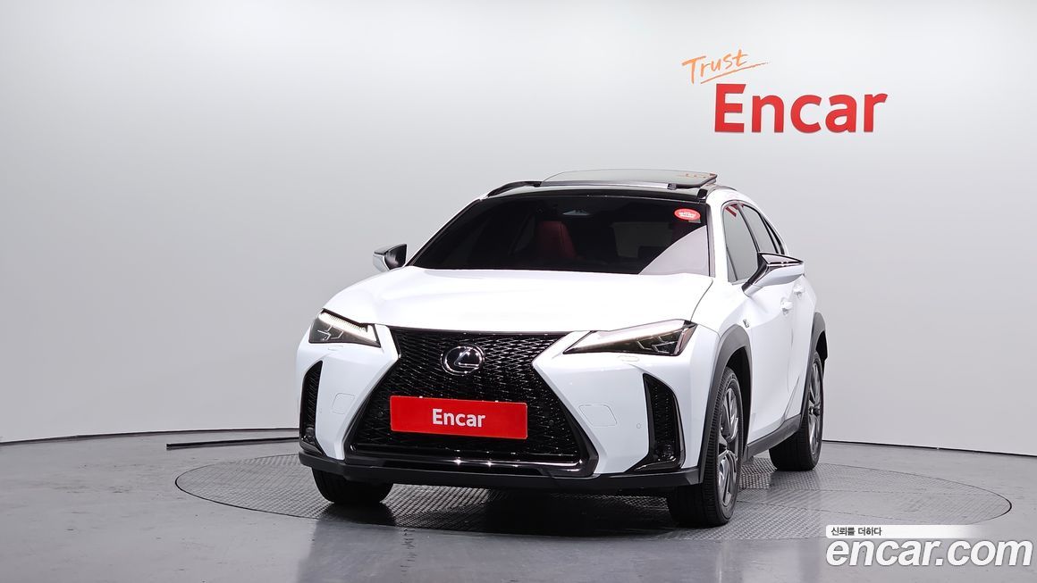 Lexus UX 2026