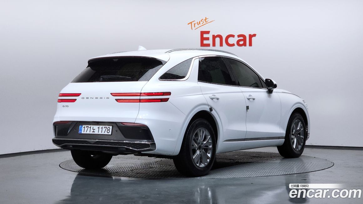 Genesis GV70 2025