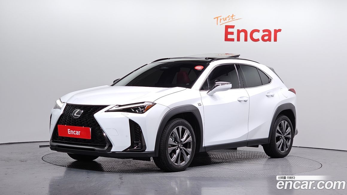 Lexus UX 2026
