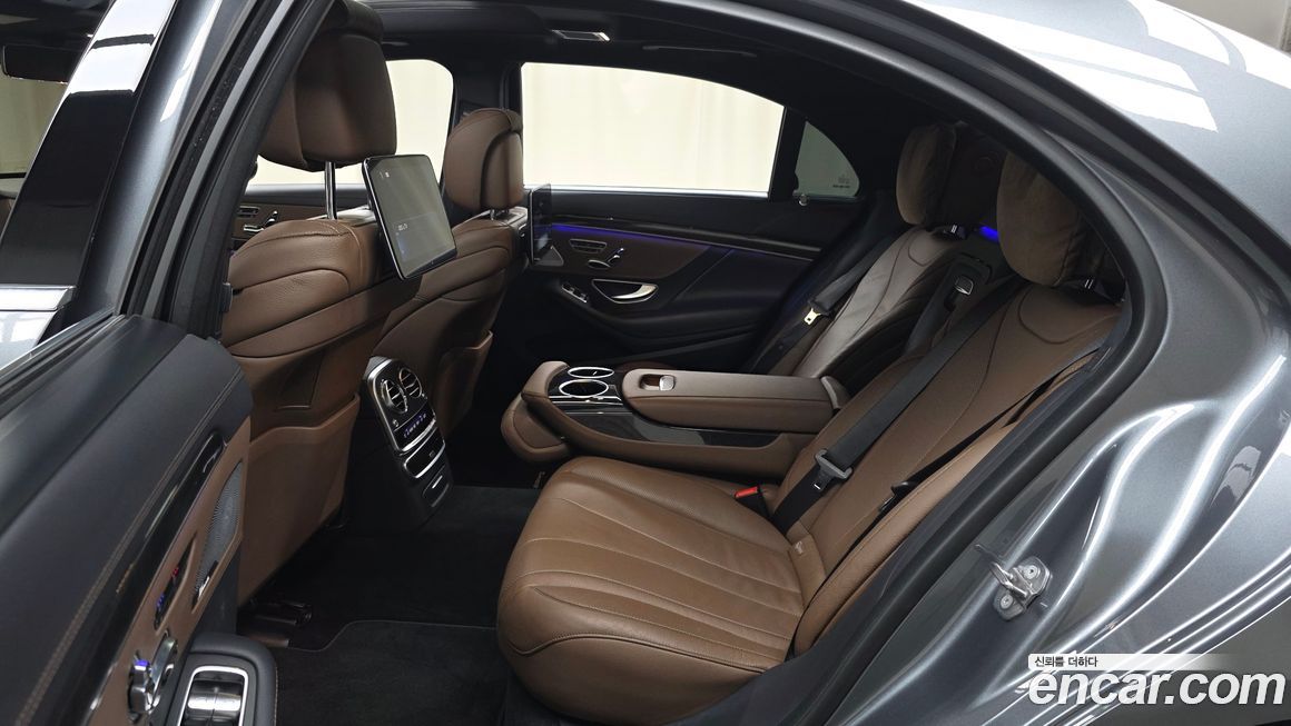 Mercedes-Benz S-Class 2020