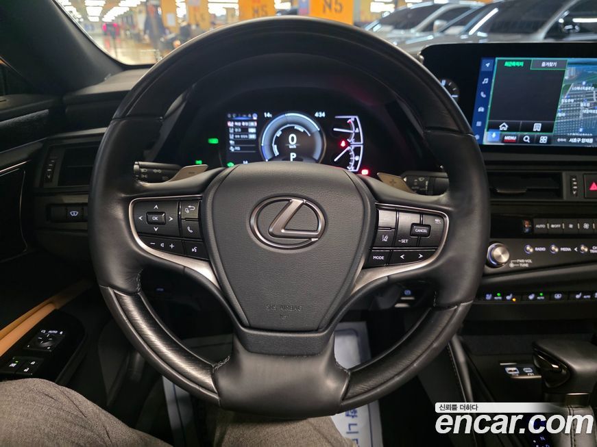 Lexus ES 2026