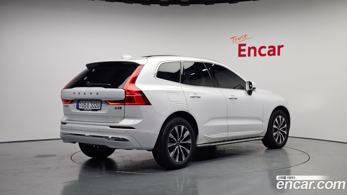 Volvo XC60 2025